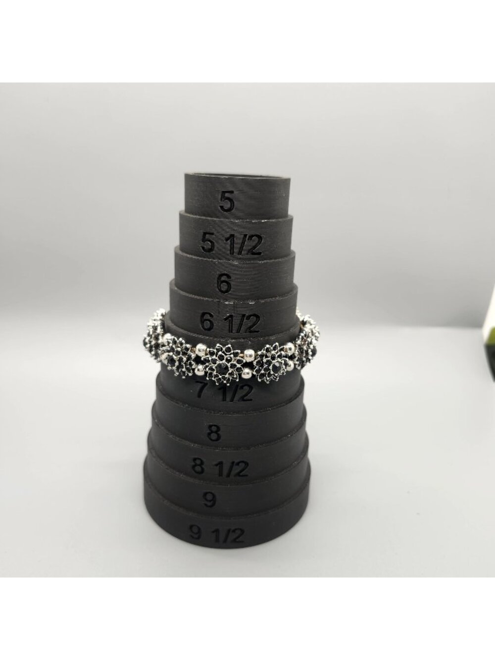Floral Black & Silver-Tone Beaded Elastic Bracelet Size 6-7 Inches Vintage Look